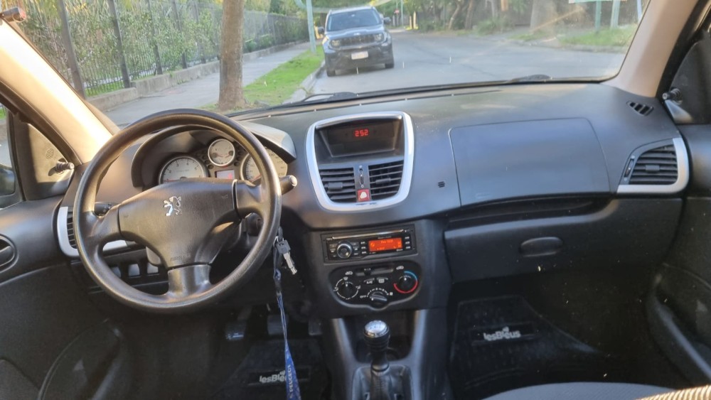 Peugeot 207 Compact Allure 1.4 — foto 8